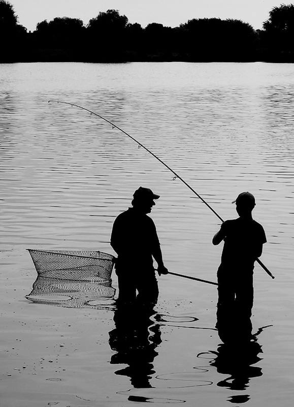 Aasee BocholtIMG_1667 als Smart-Objekt-1 Kopie als Smart-Objekt-1.jpg - Am 3. und letzten Tag unserer Kurzreise entschieden wir uns für einen zweiten Rundgang um den Aasee ( diesmal rechts herum ). Nach kurzer Zeit sahen wir die beiden Angler und warteten ab ob die auch was fangen
